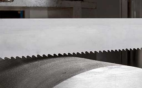 为什么说具有氮化钛涂层的双金属带锯条更适合干切? 为什么说具有氮化钛涂层的双金属带锯条更适合干切?